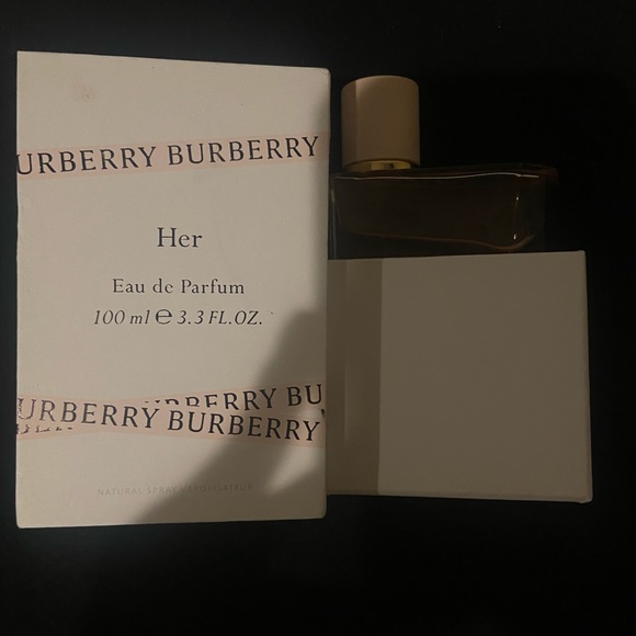 SOLD Her Burberry Perfume 💞 - Picture 4 of 5